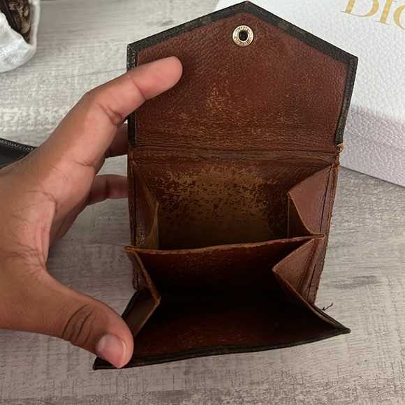 LV Wallets - Picture 14 of 14